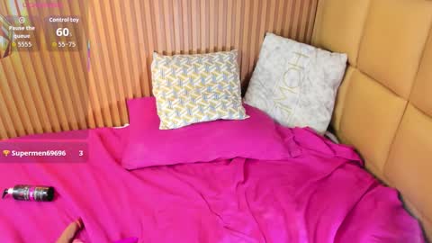 M E G A N  online show from 10/11/25, 12:43