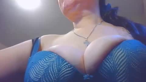 Snapshot of megatitsxx chatting on 11/11/25, 07:03 SHAROLD online show from 11/11/25, 07:03