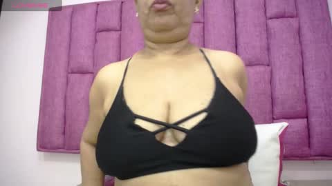 Snapshot of megatitsxxx chatting on 01/29/25, 05:45 milfpleasure online show from 01/29/25, 05:45