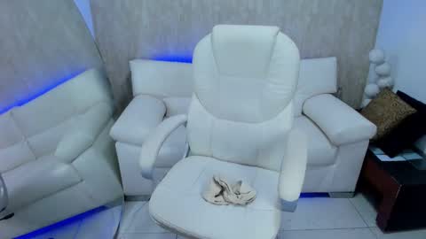 meggan online show from 01/10/25, 07:25