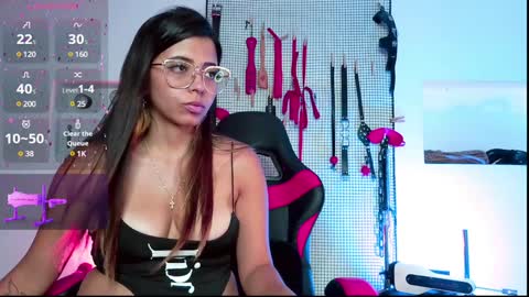 Snapshot of meggan_greey chatting on 01/01/25, 12:21 Your best slave  online show from 01/01/25, 12:21