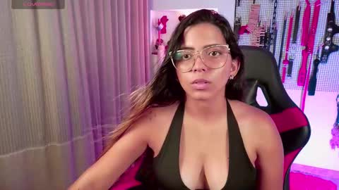 Snapshot of meggan_greey chatting on 09/17/25, 11:06 Your best slave  online show from 09/17/25, 11:06