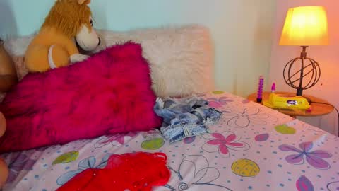 Snapshot of meggan_jade chatting on 02/15/25, 11:03 Meggan online show from 02/15/25, 11:03