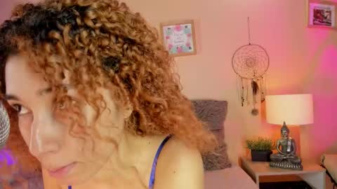 Snapshot of meggan_jade chatting on 09/15/25, 10:54 Meggan online show from 09/15/25, 10:54