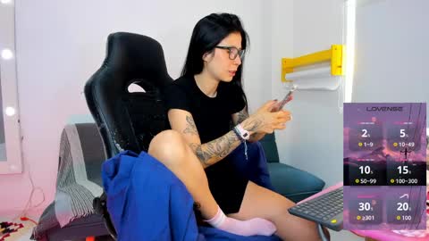 Juli online show from 04/11/26, 04:11