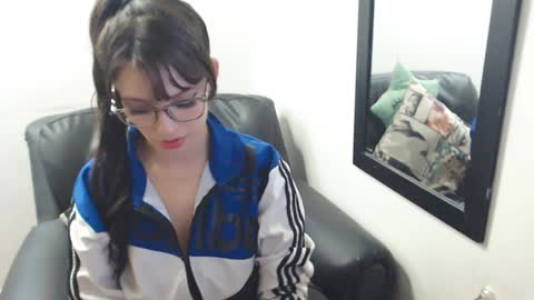 Snapshot of meghan_cherrys chatting on 01/08/25, 02:35 meghan online show from 01/08/25, 02:35