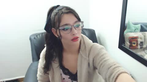 Snapshot of meghan_cherrys chatting on 02/19/25, 06:22 meghan online show from 02/19/25, 06:22