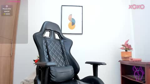 Meghan  online show from 10/15/25, 01:33