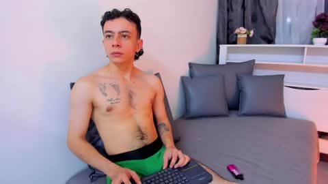 Snapshot of meghan_loghan chatting on 03/10/25, 11:42 Megan and logan online show from 03/10/25, 11:42