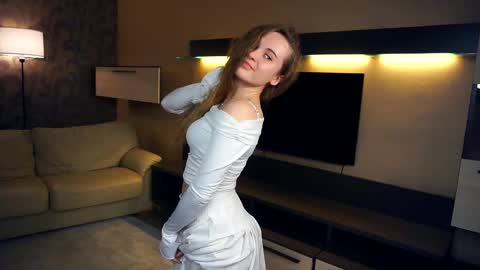 Snapshot of meghanantell chatting on 03/09/25, 10:52 Alberta   First stream 02252025 1230 UTC online show from 03/09/25, 10:52