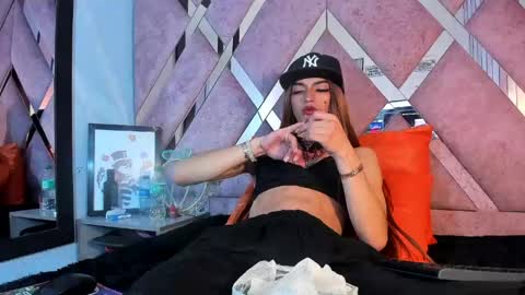 meghanqueen__ online show from 04/21/26, 05:36