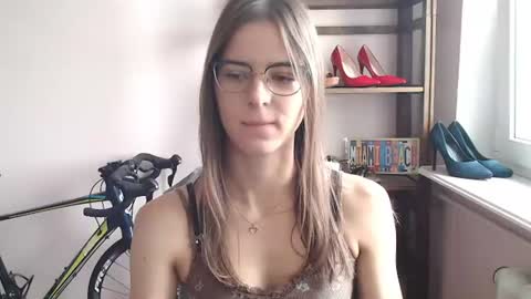 Snapshot of megi_erotic chatting on 06/13/26, 06:44 Megi online show from 06/13/26, 06:44