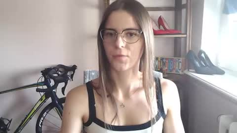 Snapshot of megi_erotic chatting on 06/25/26, 01:37 Megi online show from 06/25/26, 01:37