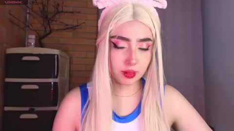 Snapshot of megumi_yang chatting on 01/05/25, 05:41 Megumi online show from 01/05/25, 05:41