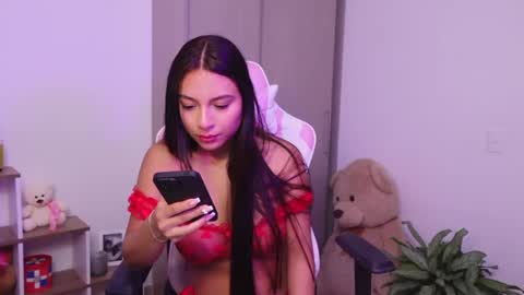 Snapshot of meiis_ chatting on 03/08/25, 11:18 meiis3 online show from 03/08/25, 11:18