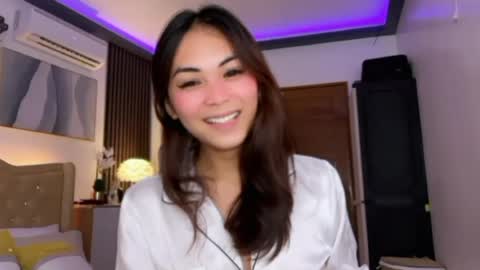 Snapshot of meiluxe chatting on 06/18/26, 01:37 meiluxe online show from 06/18/26, 01:37