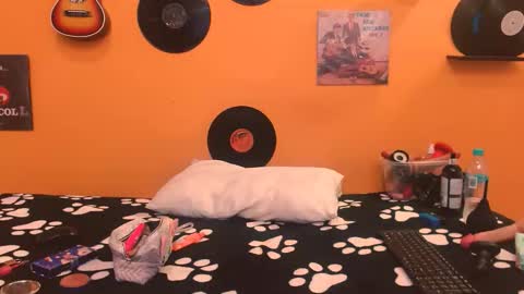 MEIS online show from 12/20/25, 02:40