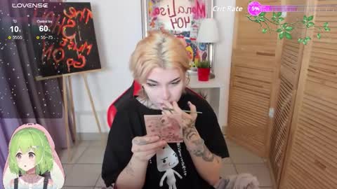 Snapshot of mekurisu chatting on 12/04/25, 03:05 mekurisu online show from 12/04/25, 03:05