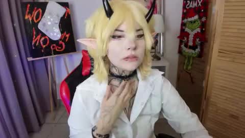 Snapshot of mekurisu chatting on 12/15/25, 08:18 mekurisu online show from 12/15/25, 08:18