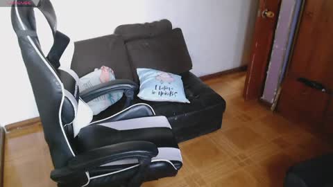 mel raise online show from 04/23/26, 10:34