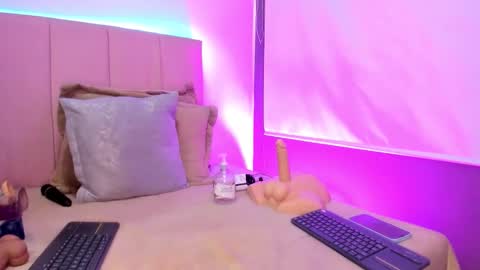 MELANI - online show from 02/11/26, 02:33