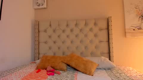 melania_xtreme online show from 12/21/25, 01:57