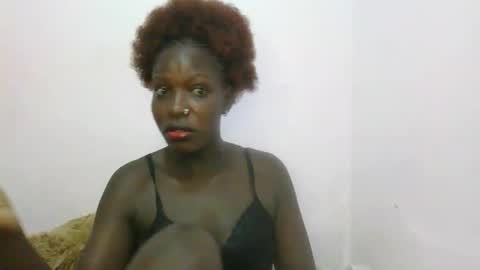 melanie_bae1 online show from 05/12/26, 07:44