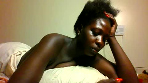 melanie_bae1 online show from 06/02/26, 03:19