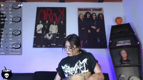 Snapshot of melanie_nyx chatting on 01/30/25, 02:38 Mel online show from 01/30/25, 02:38