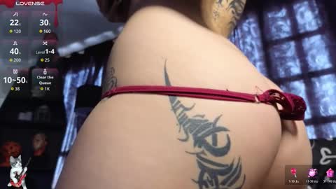 Snapshot of melanie_nyx chatting on 10/27/25, 02:10 Mel online show from 10/27/25, 02:10