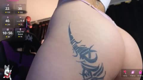 Snapshot of melanie_nyx chatting on 11/12/25, 01:28 Mel online show from 11/12/25, 01:28