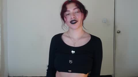 Snapshot of melanie_roux_ chatting on 02/20/25, 02:18 Melanie roux online show from 02/20/25, 02:18