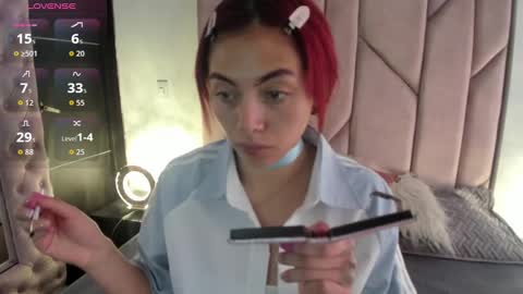 Snapshot of melanie_roux_ chatting on 11/10/25, 12:04 Melanie roux online show from 11/10/25, 12:04