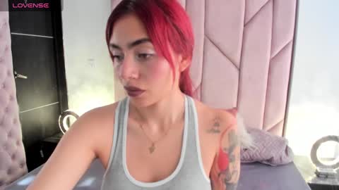 Snapshot of melanie_roux_ chatting on 11/12/25, 12:16 Melanie roux online show from 11/12/25, 12:16