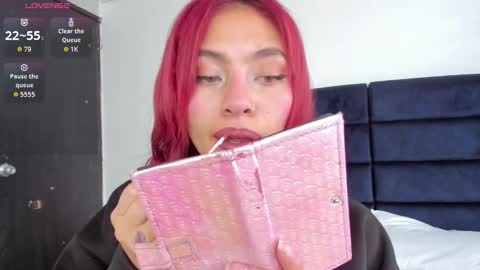 Snapshot of melanie_roux_ chatting on 11/19/25, 12:27 Melanie roux online show from 11/19/25, 12:27