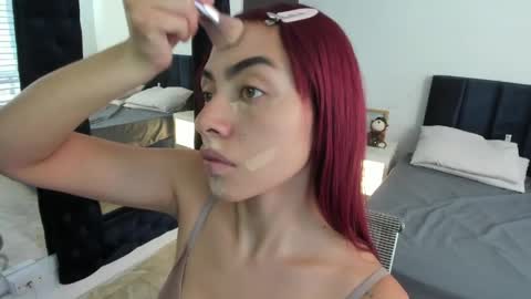 Melanie roux  online show from 04/22/26, 12:07