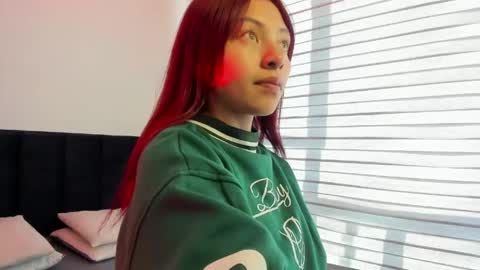 Snapshot of melanie_roux_ chatting on 05/22/26, 12:11 Melanie roux online show from 05/22/26, 12:11
