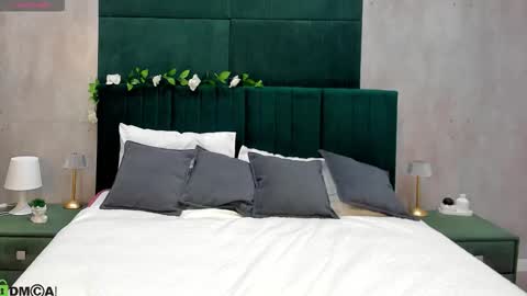 Snapshot of melanie_ryer chatting on 11/21/25, 01:15 Melanie online show from 11/21/25, 01:15