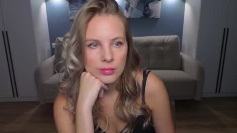 Snapshot of melaniebennett chatting on 12/04/25, 06:34 Melanie Bennett online show from 12/04/25, 06:34