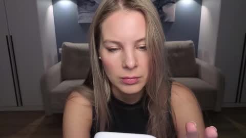 Snapshot of melaniebennett chatting on 12/16/25, 06:07 Melanie Bennett online show from 12/16/25, 06:07