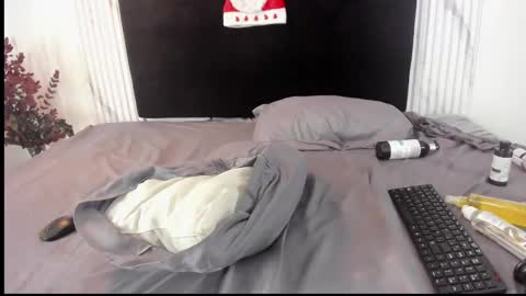 Melaniecooper online show from 12/12/24, 04:53