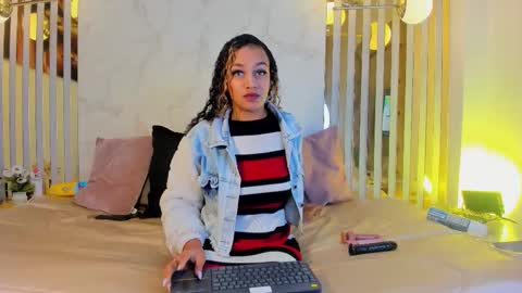 Snapshot of melaniegh_ chatting on 09/09/25, 11:10 Melanie  online show from 09/09/25, 11:10