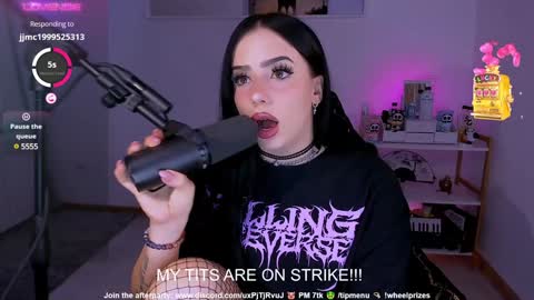 Snapshot of melanielipps chatting on 01/30/25, 08:31 Melanie online show from 01/30/25, 08:31