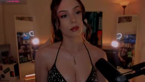 Snapshot of melanielipps chatting on 06/18/26, 06:56 Melanie online show from 06/18/26, 06:56