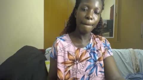 Snapshot of melanin_bae chatting on 09/09/25, 04:39 Baby online show from 09/09/25, 04:39