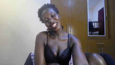 Snapshot of melanin_bae chatting on 09/28/25, 04:23 Baby online show from 09/28/25, 04:23