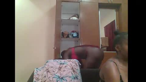 Snapshot of melanin_bae chatting on 10/12/25, 03:22 Baby online show from 10/12/25, 03:22