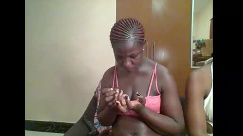 Snapshot of melanin_bae chatting on 10/13/25, 03:34 Baby online show from 10/13/25, 03:34