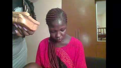Snapshot of melanin_bae chatting on 10/16/25, 07:42 Baby online show from 10/16/25, 07:42