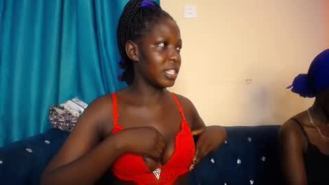 Snapshot of melanin_bae chatting on 11/15/25, 08:22 Baby online show from 11/15/25, 08:22